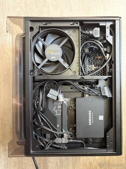 PC: AMD Ryzen 7 3700X + 16GB DDR4 RAM + 250GB SATA SSD - 3