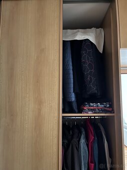 Vestavěná skříň a odkládací stěna - 3