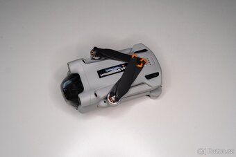 DRON DJI MINI 3 PRO - FLY MORE COMBO - 3