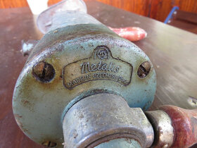 RUČNÍ MECHANICKÁ VRTAČKA - 3