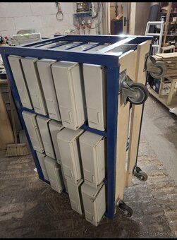 Dílenský stůl, zásuvky, otočná kolečka - 3