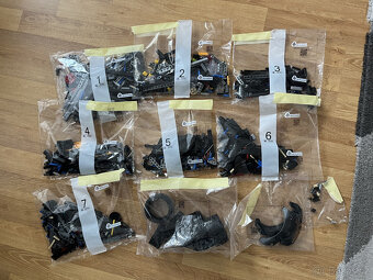 LEGO Technic 42127 Batman BATMOBIL - 3