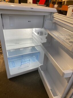 Malá lednice s mrazákem Beko - 3