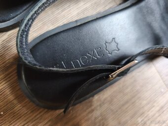 Černé kožené sandálky NEXT v.40 - 3