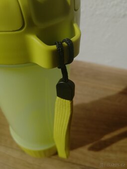 Tupperware Lahev na vodu - zabudovaný odšťavňovač a poutko - 3
