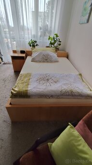 Prodám postel s matrací 140x200 cm + 1x noční stolek - 3
