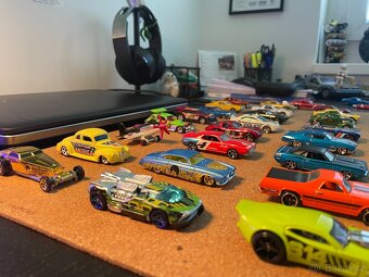 Hot Wheels sbírka aut (roky 2008-2018) - 3