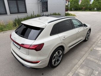 AUDI E-TRON 50 Quattro SUV S-line Black packet - 3