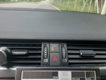 Taxi pronájem automobilu Škoda Octavia III cena 549 Kč/1 den - 3
