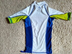vel.104/110, plavkové triko UPF 50 Decathlon oblek - 3