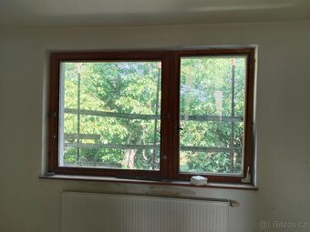 Dřevěná okna a parapety, vchodové dveře a garážová vrata - 3
