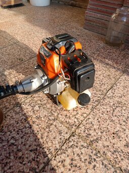 Benzinový křovinořez Demon RQ 580 - 3