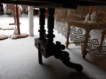 Velký rozkládací jídelní stůl - 3