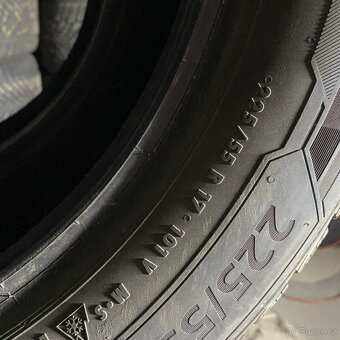 Zimní pneu 225/55 R17 101V Barum 7mm - 3