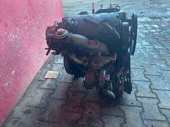 Motor 1,9TDI 96KW AWX Škoda Superb kompletní prodá - 3