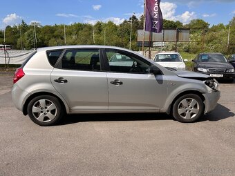 Kia Ceed 1.4 16V, ČR - havarovaný - 3