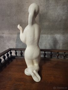 Retro soška sedící žena 60.léta - 3