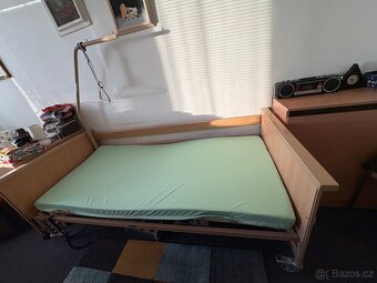 Zdravotnická polohovací postel - 3