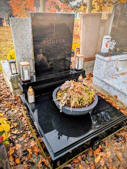 Pomník na urnový hrob (cca 6 uren) Klimkovice - 3