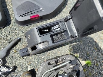 Tapeci, loketka, nářadí Golf VI - 3