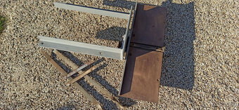 Hoblovací zařízení. - 3