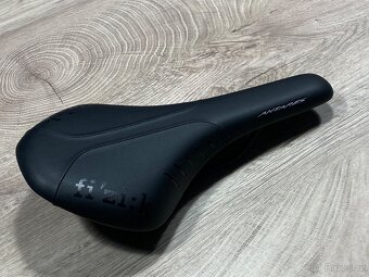 Sedlo Fizik antares R5 - 3