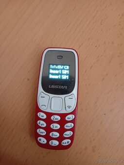 Miniaturní mobil na 2 SIM - 3