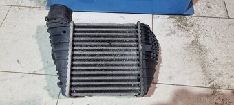 VW Golf 4 Náhradní díly Alternator, vaha vzduchu, alu kola - 3