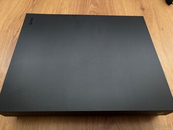 Xbox One X 1TB - 3