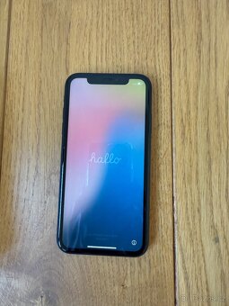 iPhone XR 256 GB s příslušenstvím - 3