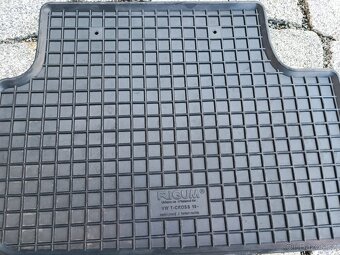 Gumové koberce + gumová vana do kufru pro VW T-CROSS - 3