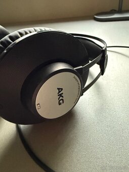Sluchátka AKG K72 - 3