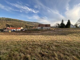 Stavební pozemek (1 091 m², Radnice - Svatá Barbora) - 3