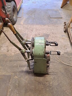 Třívřetenová sukovačka s čelistí 35 mm - 3