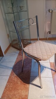 Jídelní stůl a 5 židlí - 3