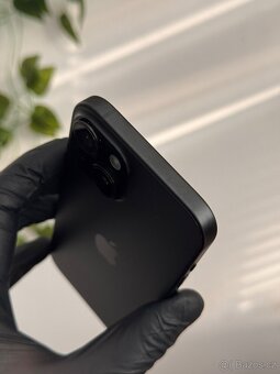 iPhone 15 256GB černý - 3