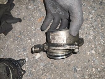 vakuova pumpa bmw e46 2.0d 110kw - 3