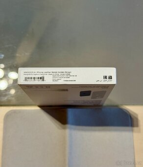 Apple kožená peněženka 2. generace MagSafe a Find My - 3