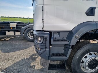 ČTYŘKOLKA MAN TGM 4x4 NOSIČ KONTEJNERU - 3