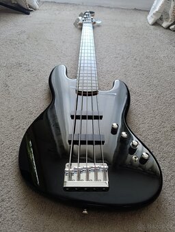 Rezervace Baskytara Fender Squier Deluxe - 3