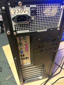 Stolní PC Celeron - 3