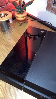 PlayStation 4 500GB - 3