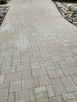 OLOMOUCKÝ A ZLÍNSKÝ KRAJ- Pokládka zámkové dlažby na klíč - 3