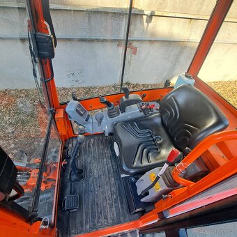 Minibagr Kubota KX016-4 - 3
