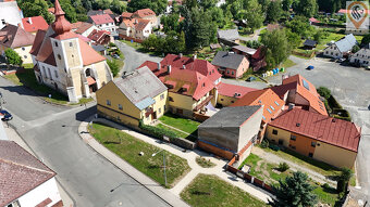 Rodinný dům se stodolou a uzavřeným dvorem a zahradou, Poběž - 3