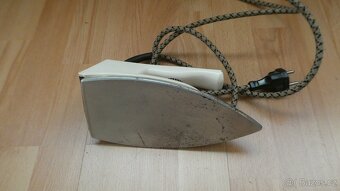 Žehlička ETA - 3