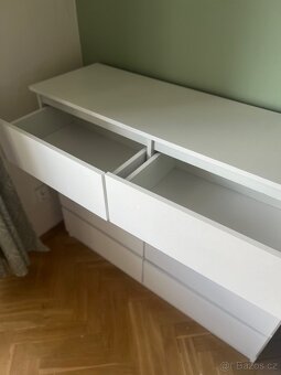 Velká bílá komoda - 3