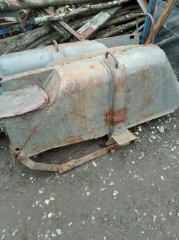 Prodám blatníky na ZETOR25 - 3