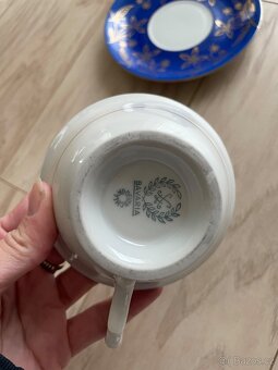 Modrý porcelánový šálek s podšálkem zn. Bavaria - 3