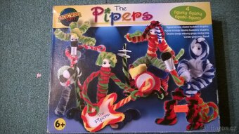 Pes, kočka, Pipers, helikoptéra, auta - 3